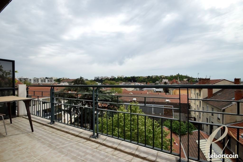 Appartement 3 pièces 65 m² · à Saint-Fons · 64,8 m² · 932 €/mois