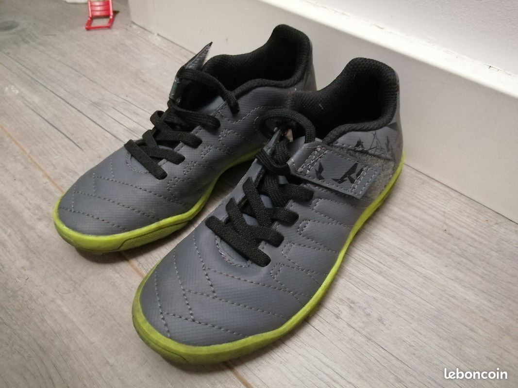 Chaussure de foot decathlon taille 28 (image 2)