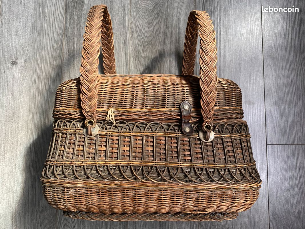 bourriche panier de pêche en plastique bandoulière vintage