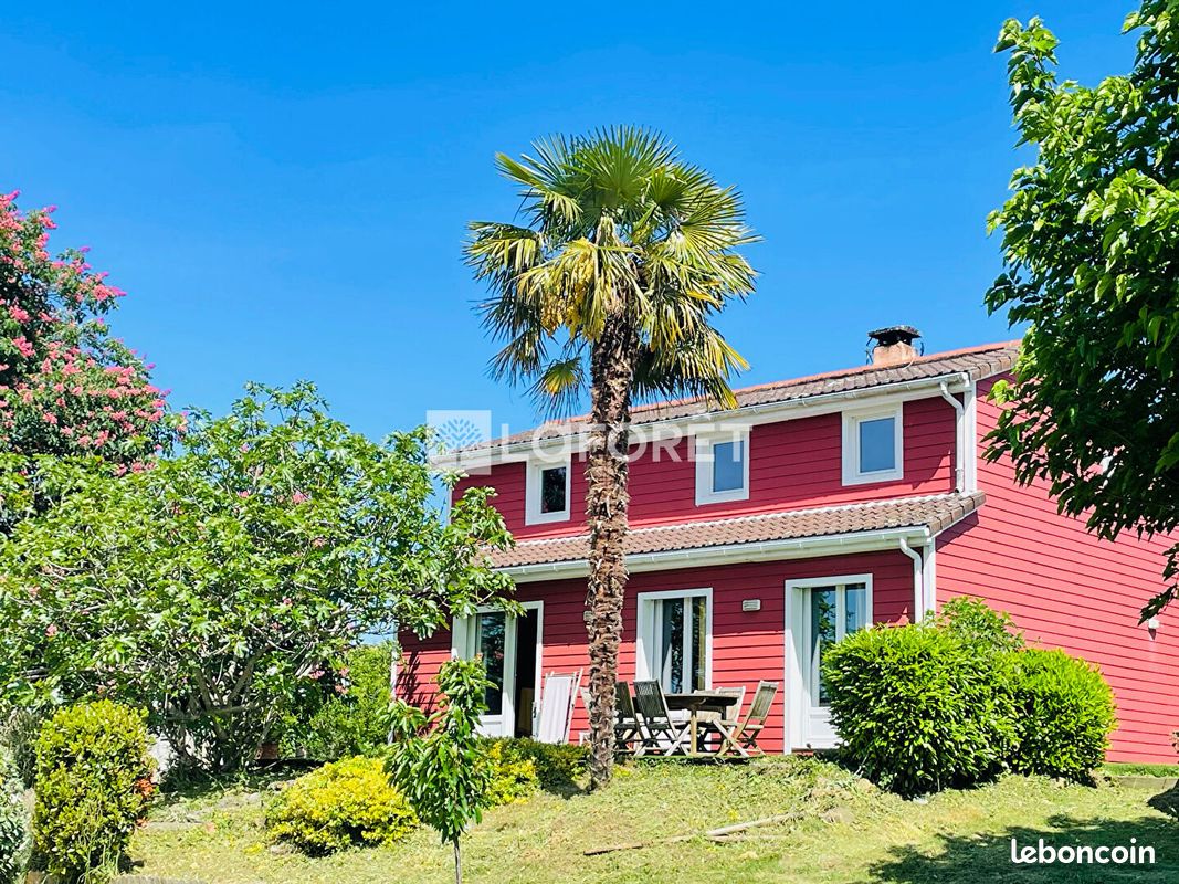 Maison 5 pièces 135 m² · à Vindry-sur-Turdine · 135 m² · 380 000 €