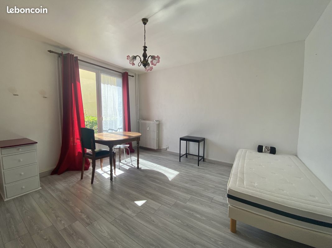 Appartement 3 pièces 44 m² · à Saint-Étienne · 44 m² · 500 €