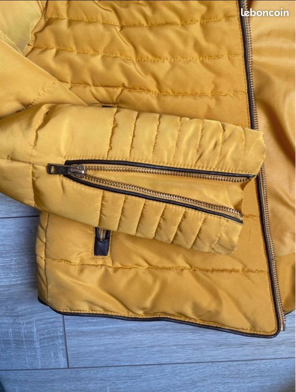 Doudoune courte jaune fourrure capuche Zara Taille M (image 15)
