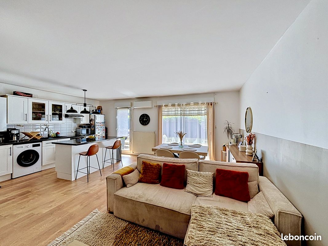 Appartement 2 pièces 51 m² · à Décines-Charpieu · 51 m² · 205 000 €