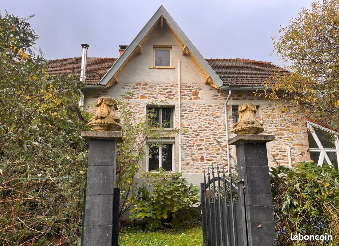 Maison 6 pièces 168 m² · à Saint-Amans-Soult · 168 m² · 250 000 €