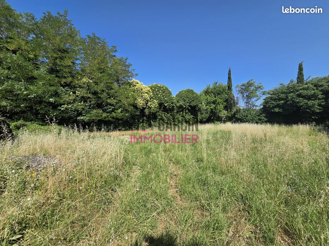 Terrain 662 m² · à L'Isle-sur-la-Sorgue · 662 m² · 179 000 €