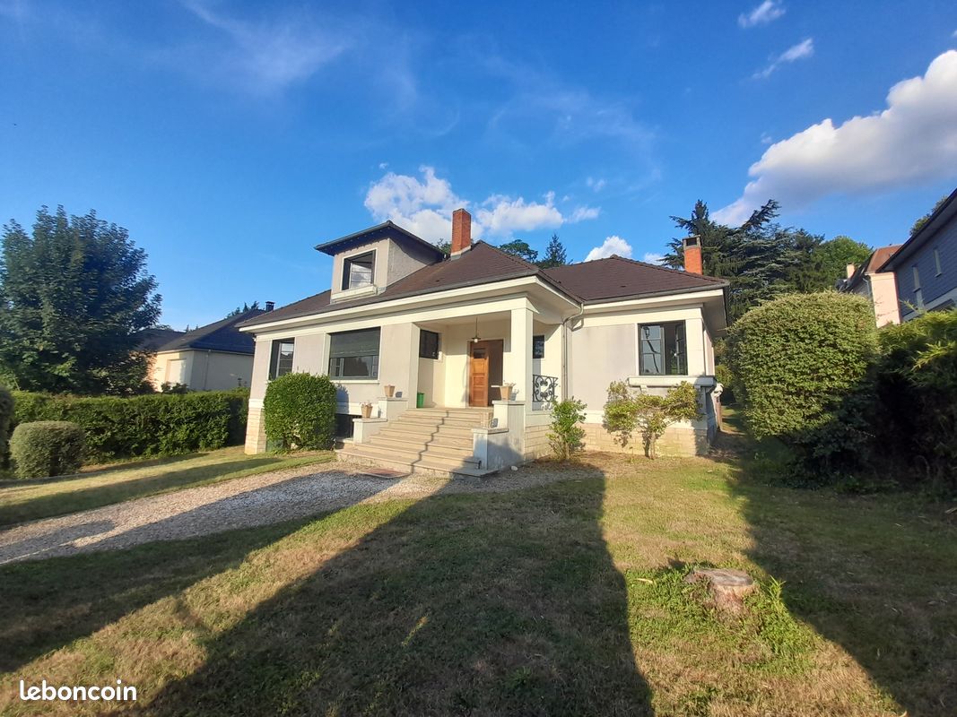 Maison 8 pièces 186 m² · à Le Pecq · 186 m² · 2 950 €