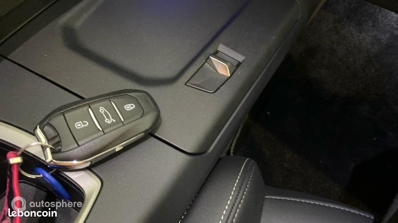Peugeot 3008 1.2 Hybrid 145ch GT e-DCS6 (image 16)