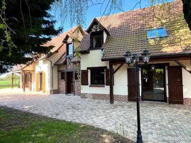 Maison 8 pièces 335 m²