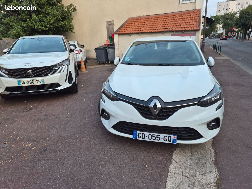 Renault clio essence jybride 145 cv export (image 1)