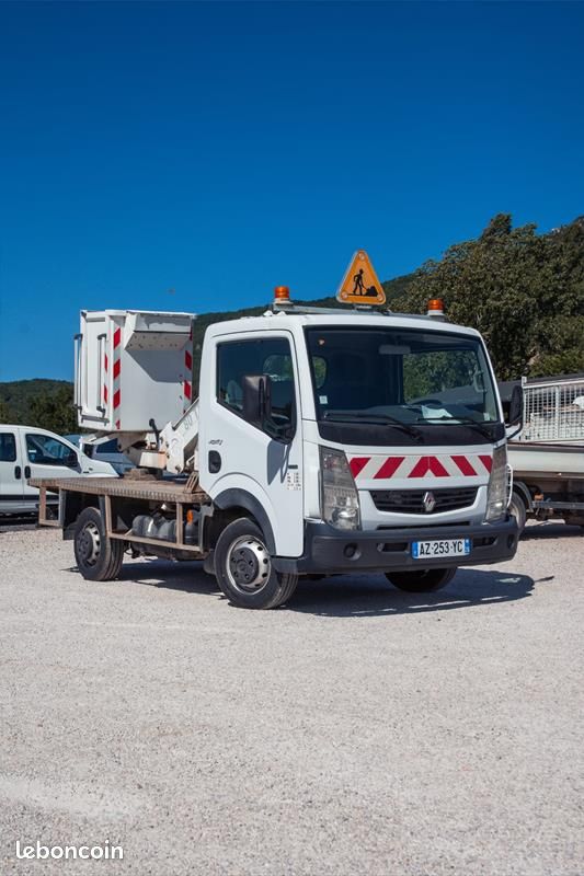 Renault Maxity 2.5 DCi 110 DXI NACELLE (image 10)