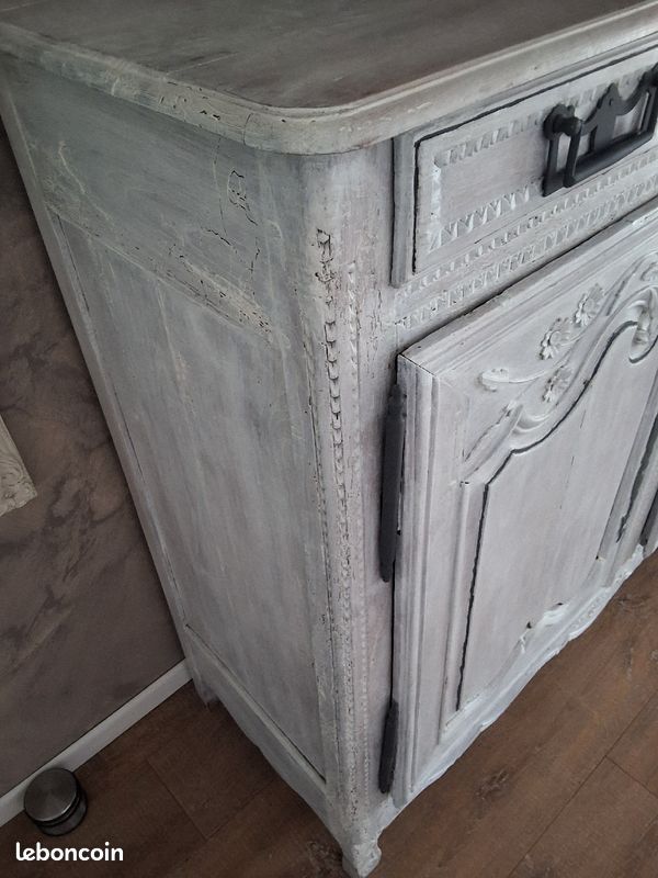 Buffet en bois massif (image 1)