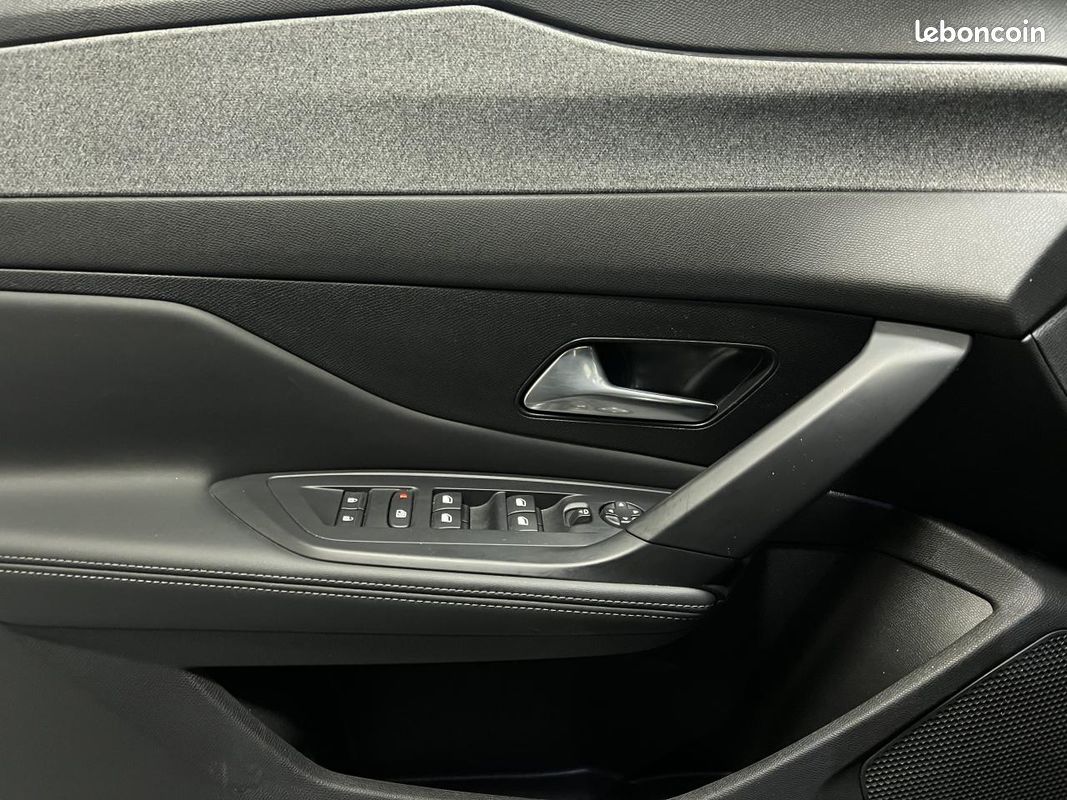 PEUGEOT 308 1.2i PureTech 12V S&S - 130 III 2021 BERLINE Allure PHASE 1 (image 9)