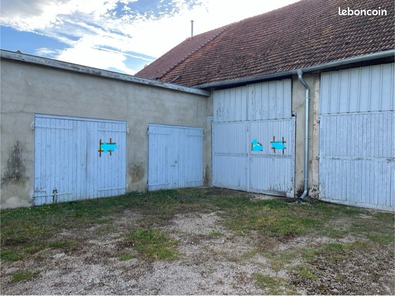 Ensemble Granges et garages · à Doulaincourt-Saucourt · 18 000 €