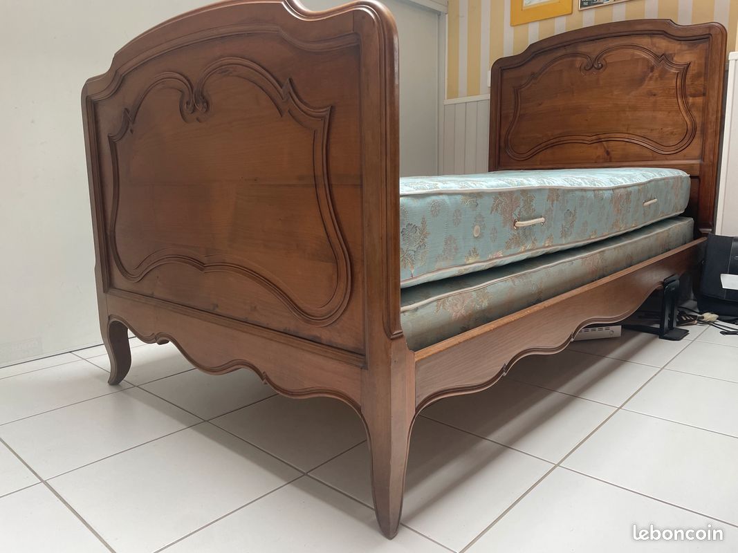 Lit ancien 90 cm (démontable) en bois massif avec matelas et sommier - Excellent état (image 4)