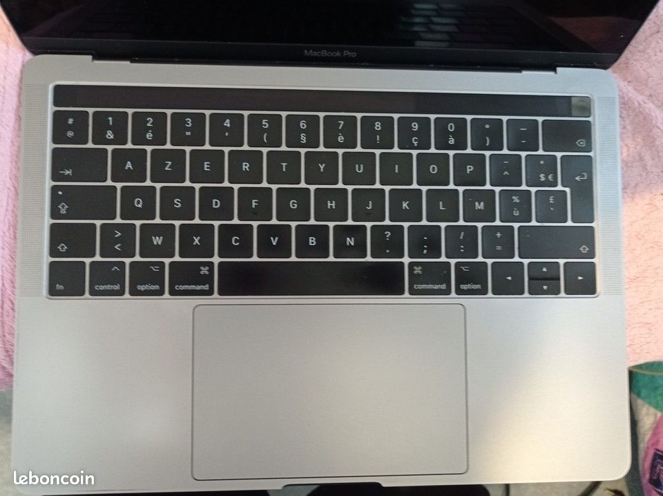 MacBook Pro A1706 EMC3163 Gris - Pour Pièces Détachées (ne Fonctionne Pas)