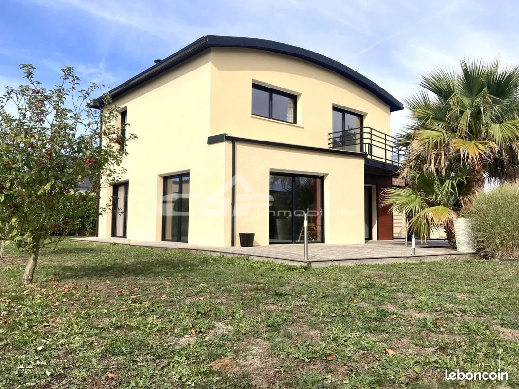Maison 6 pièces 140 m² · à Plougonvelin · 140 m² · 478 000 €