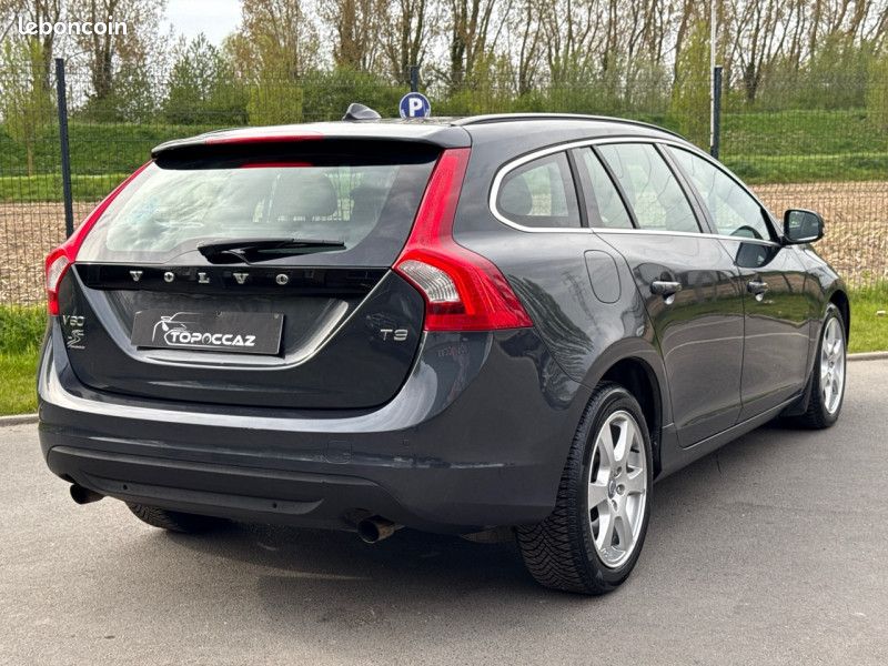 Volvo V60 T3 150CH MOMENTUM - 76.000KM * 1ERE MAIN * GARANTIE (image 3)