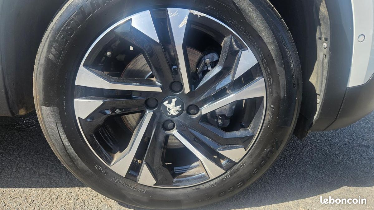 Peugeot 2008 BlueHDi 130 S&S EAT8 GT (image 21)