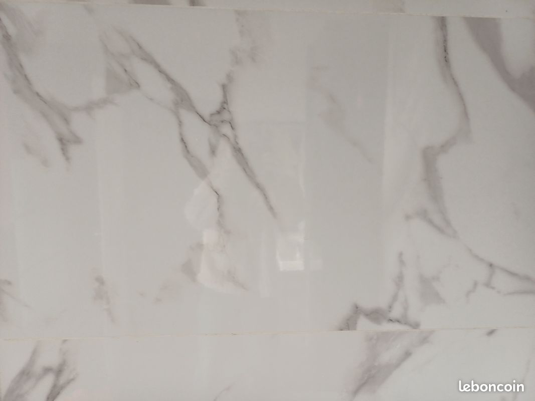 109 Gaine formée de plaques de marbre veiné, XIXème siècle, état d