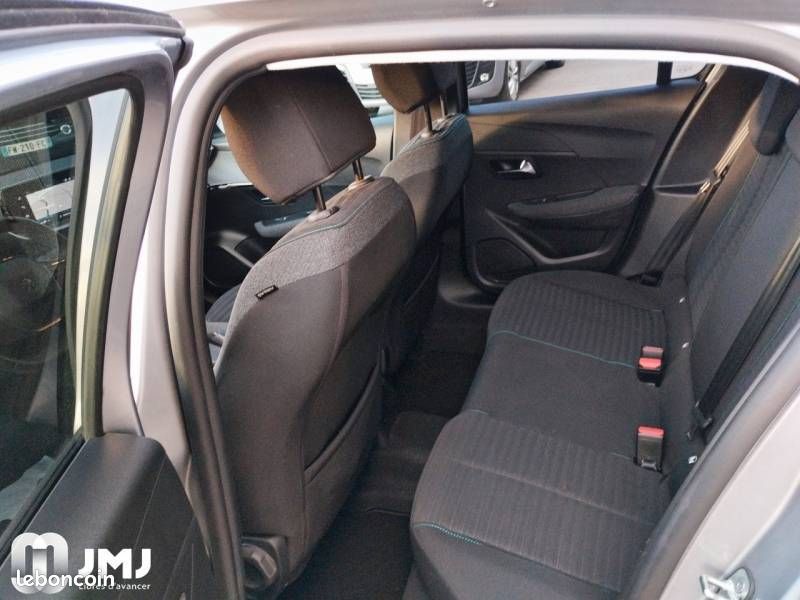 Peugeot 208 PureTech 100 S&S BVM6 Style (image 11)