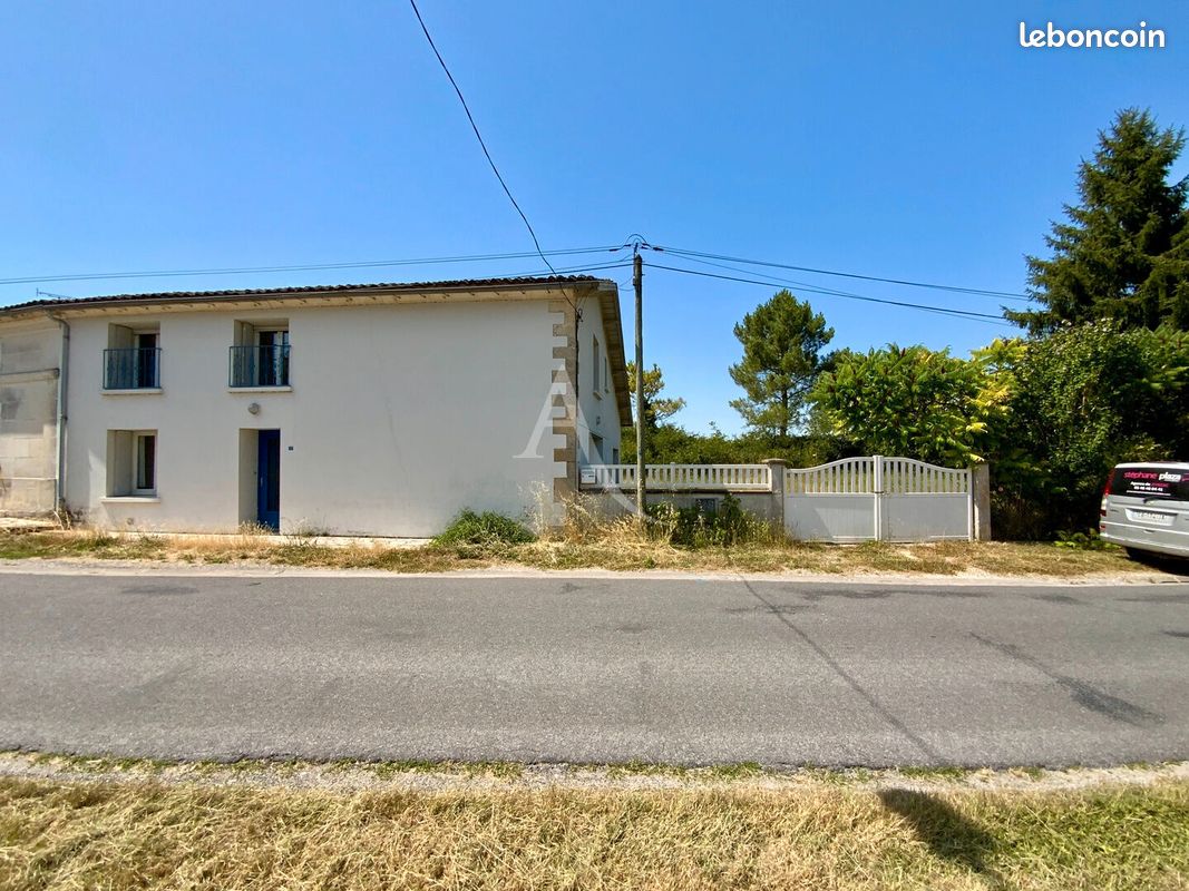 Maison 5 pièces 135 m² · à Salles-d'Angles · 135 m² · 135 000 €