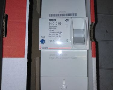 Disjoncteur Enedis 2P - 60A non réglable - différentiel 500A