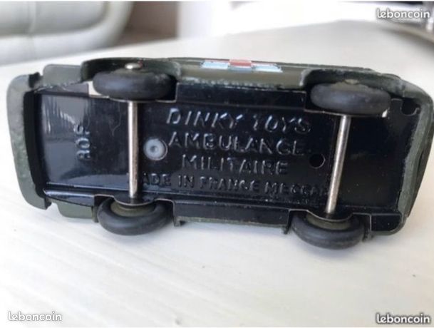 Dinky Toys France – Ambulance Militaire Renault Carrier Réf 820 – 1/43 – Bon État (Collection)
