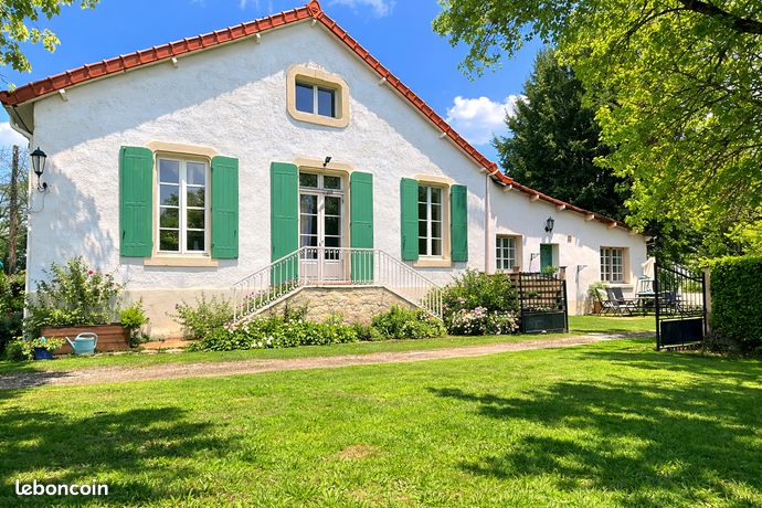 Propriété 9 pièces 193 m²