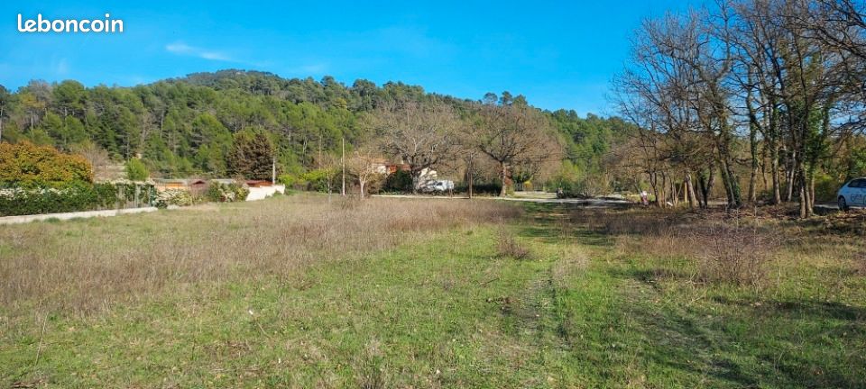 Terrain 450 m² · à Montmeyan · 49 500 €
