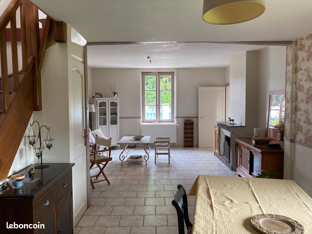 Maison 7 pièces 140 m² · au Fidelaire · 140 m² · 196 000 €