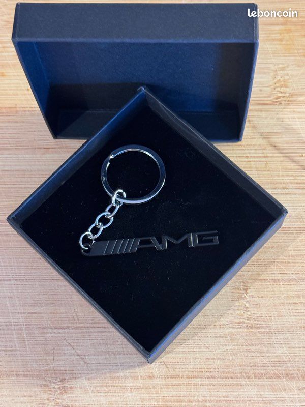 Porte-clés Mercedes-Benz Classe A AMG (W176) – Simili Cuir – Cadeau Auto France