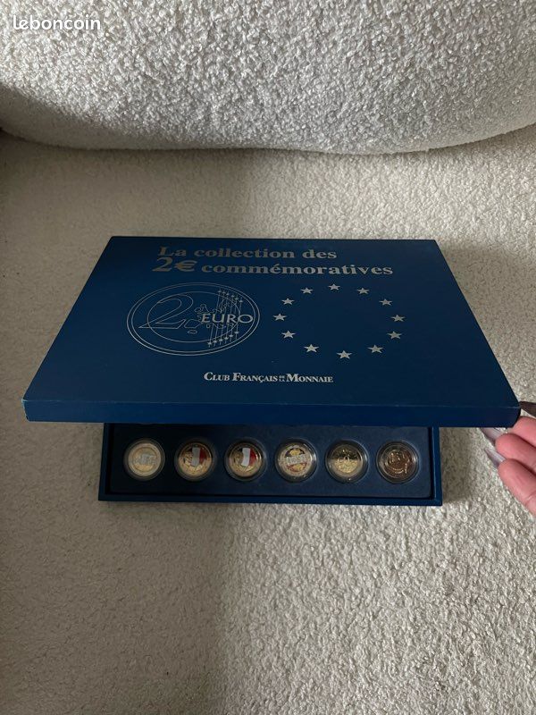 Coffret Club Français 24 Pièces - Monnaies 2 Euro Commémoratives Sous Capsules