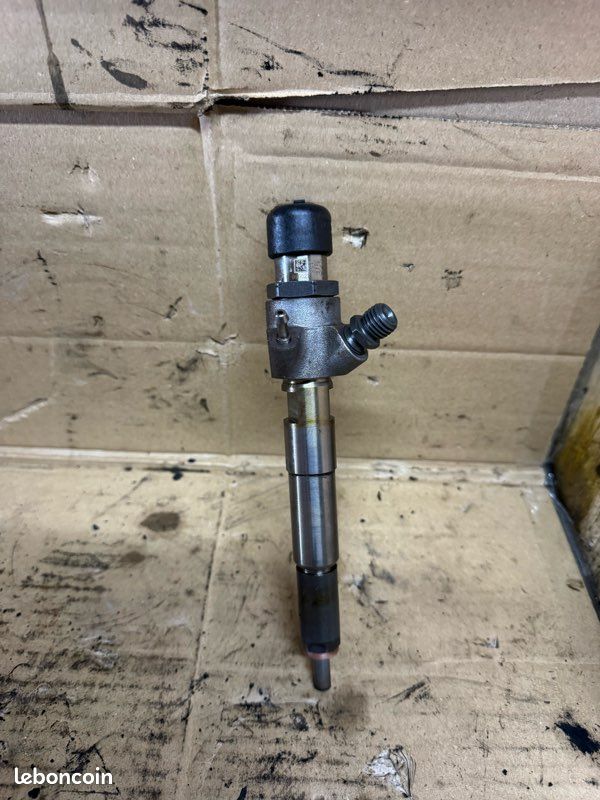 Injecteur 1.5 dci 110 cv (image 2)