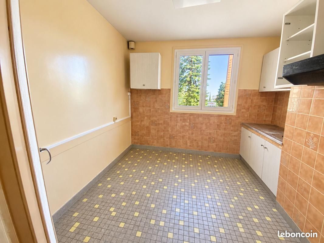 Appartement 3 pièces 52 m² · à Roanne · 52 m² · 55 000 €