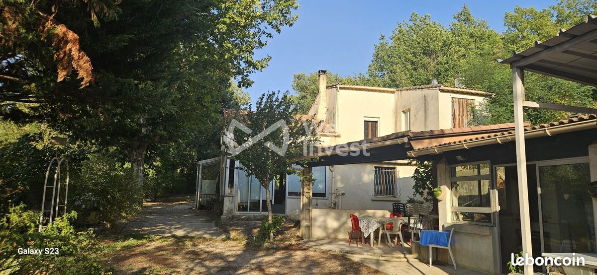 Maison 11 pièces 177 m² · à Saint-Maximin-la-Sainte-Baume · 177 m² · 382 000 €