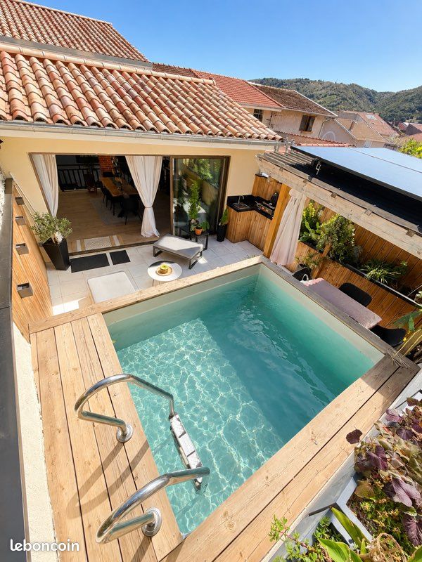 Maison 8 pièces 200 m² · à Saint-Vallier · 200 m² · 250 000 €