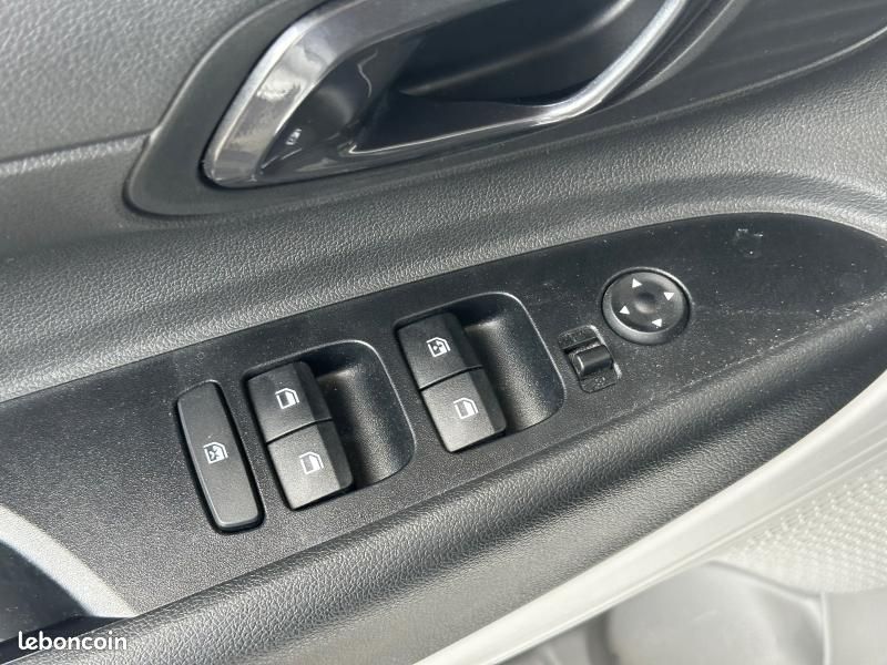 Hyundai i20 1.0 T-GDi 100ch Hybrid Intuitive (image 8)