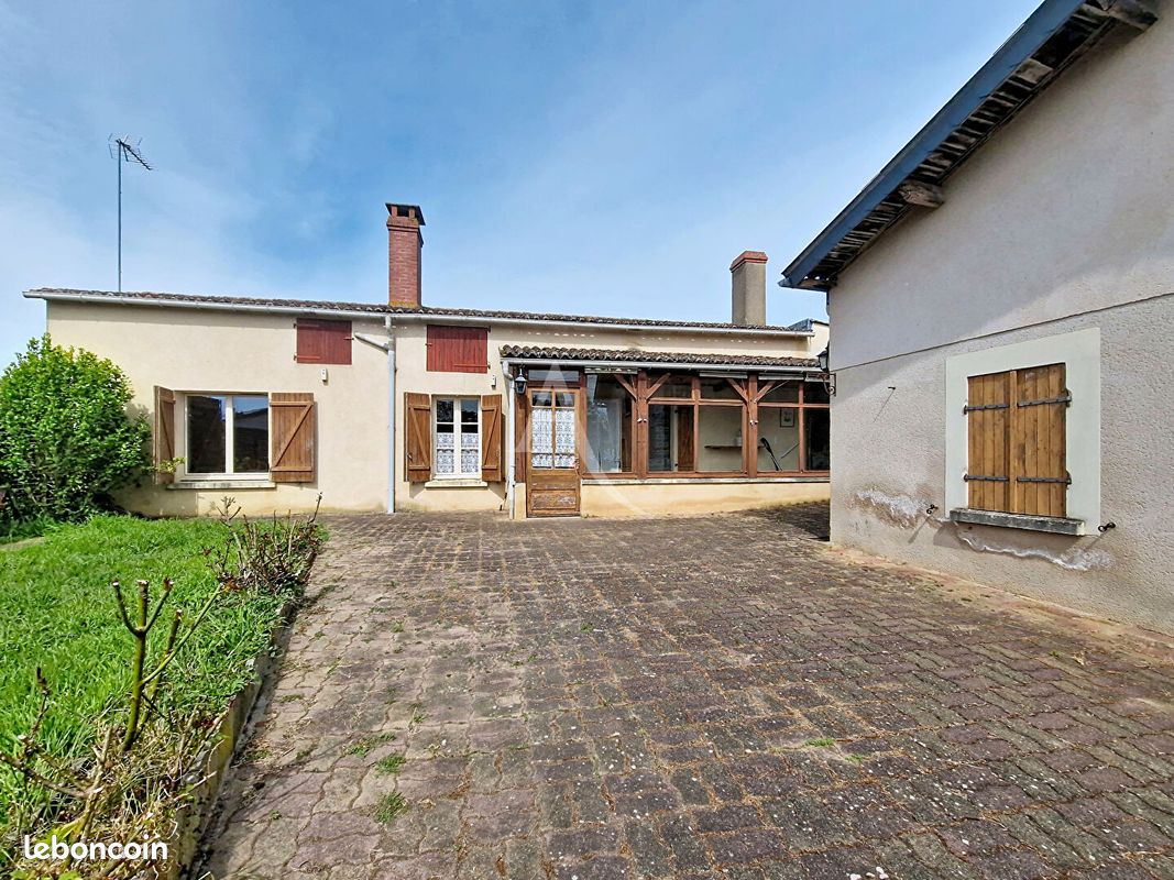 Maison 4 pièces 107 m² · à Doué-en-Anjou · 107 m² · 83 500 €