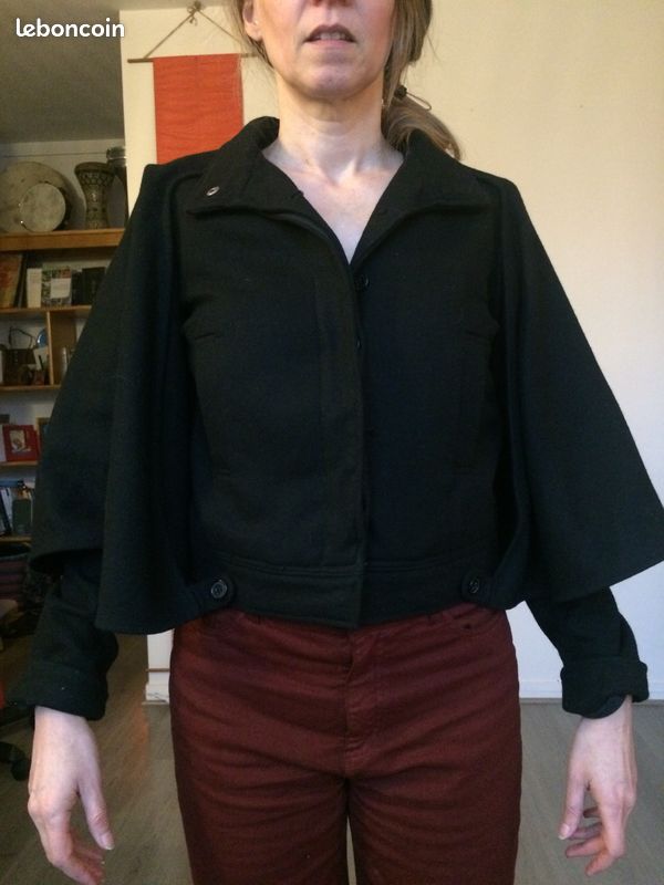 Veste-cape noire (image 4)