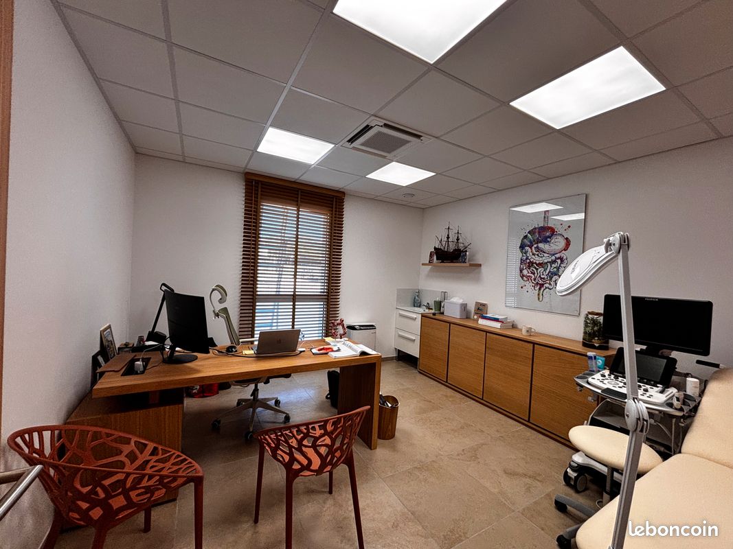 Cabinet médical équipé à louer en temps partagé – Plan-de-Cuques – Espace Santé Provence (image 1)