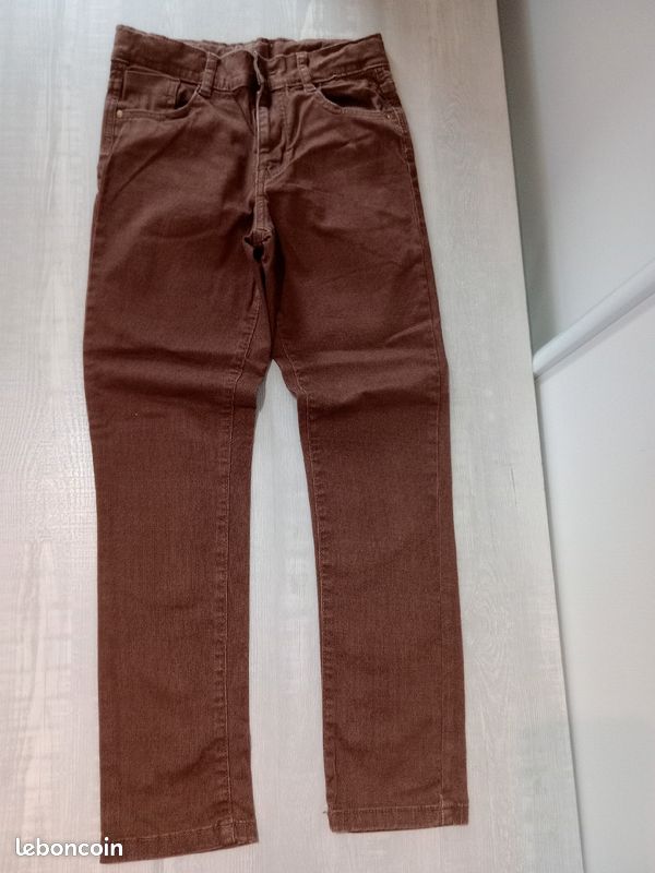 Pantalon marron Sergent Major 
11 ans 146 cm
Très bon état (image 2)