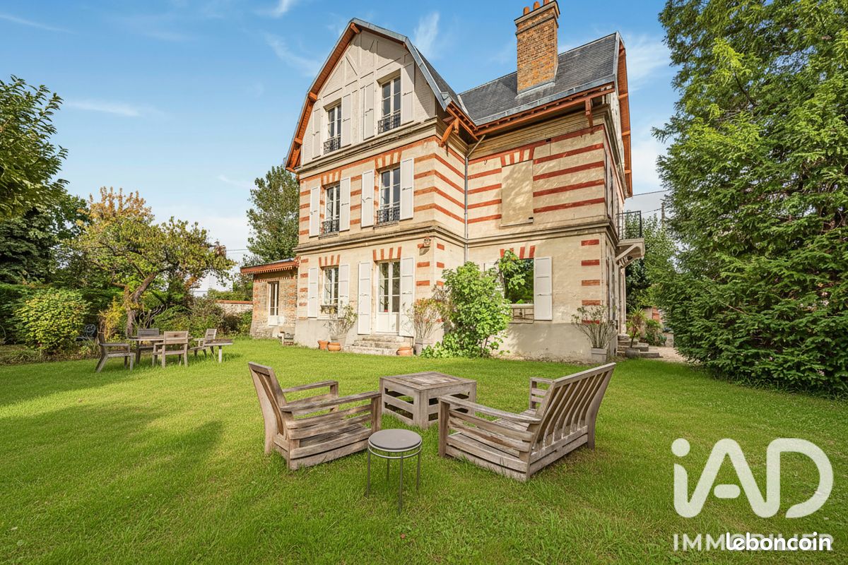 Maison 11 pièces 247 m² · à Chatou · 247 m² · 1 930 000 €