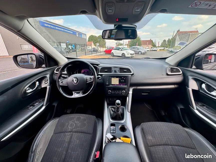 RENAULT KADJAR 1.5BLUEDCI 115CH INTENS DISTRIBUTION NEUVE 02/2019 14990e 97500KMS GARANTIE 6 MOIS TOTALE POSSIBILITĂ EXTENTION DE GARANTIE / REPRISE POSSIBLE (image 4)