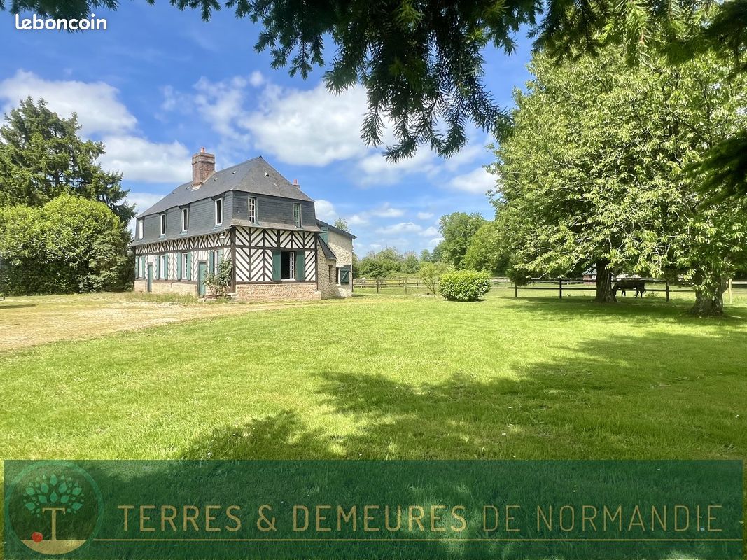 Maison 9 pièces 250 m² · à Ouilly-du-Houley · 250 m² · 451 500 €
