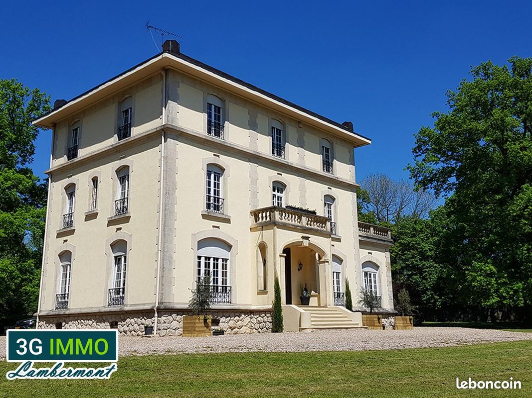 Maison 12 pièces 432 m² · à Piennes · 432 m² · 699 000 €