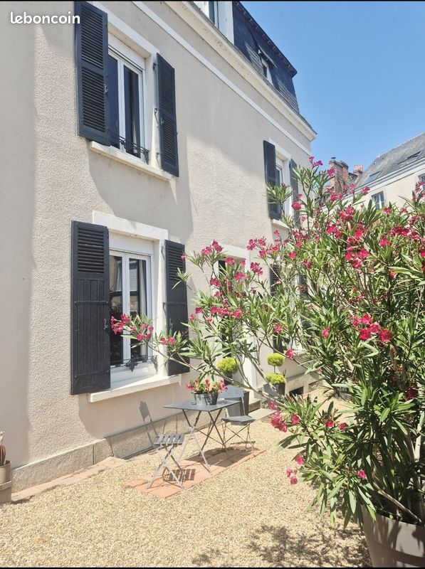 Maison 8 pièces 219 m² · à Segré-en-Anjou Bleu · 219 m² · 354 500 €