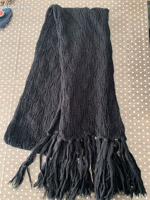 Écharpe noire (image 1)