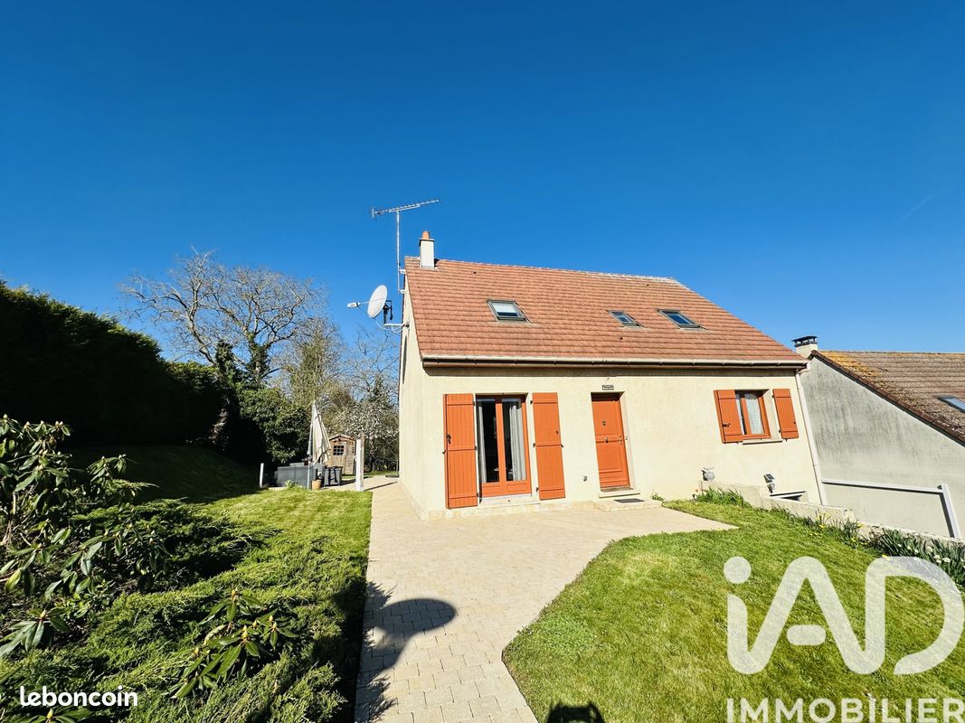 Maison 5 pièces 102 m² · à Auneau-Bleury-Saint-Symphorien · 102 m² · 267 000 €