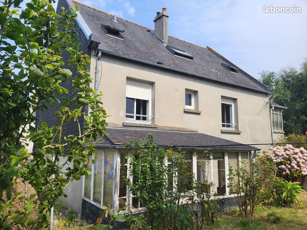 Maison 9 pièces 202 m² · à Roscoff · 202 m² · 374 800 €