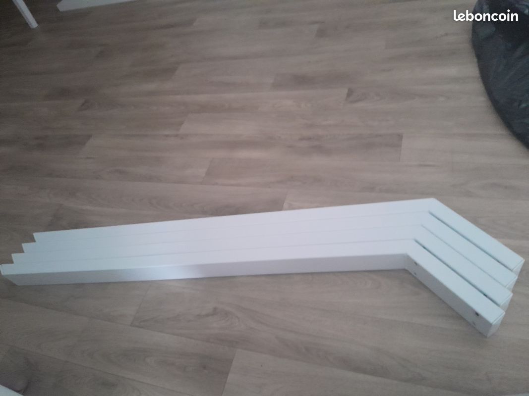 A vendre table ronde MARIEDAMM ikea bois et blanc (image 11)